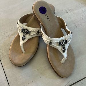 ALDO White & Tan Western Sandals NWT Size 8